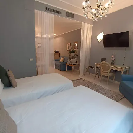 Mercanti Apts Via Passarella Apartment *
