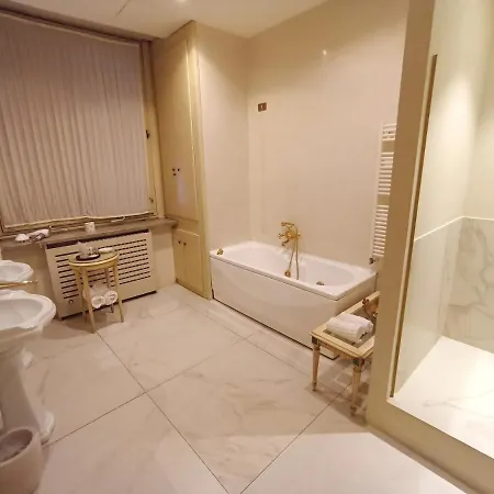 Apartment Mercanti Apts Via Passarella Milan