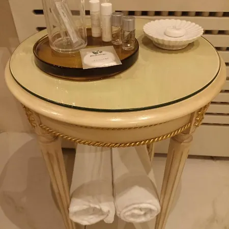 Mercanti Apts Via Passarella شقة